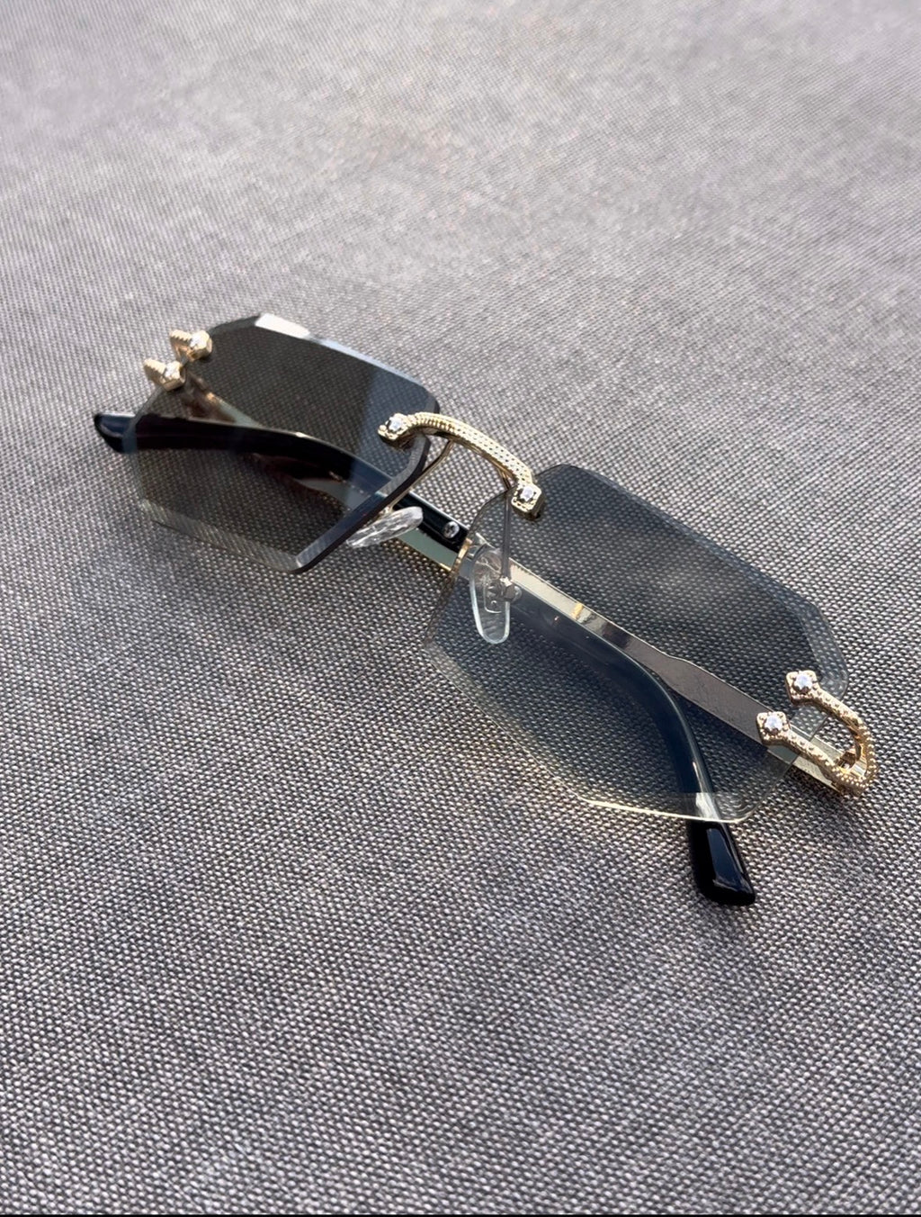 A VIBORA PATA DORADA-TRES PIEZAS