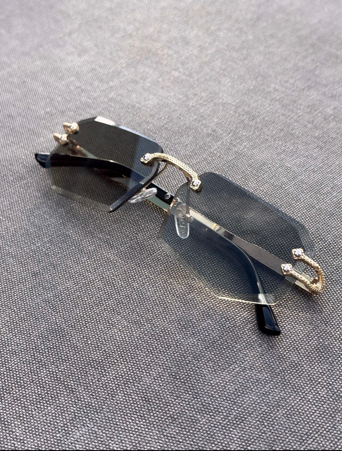 A VIBORA PATA DORADA-TRES PIEZAS