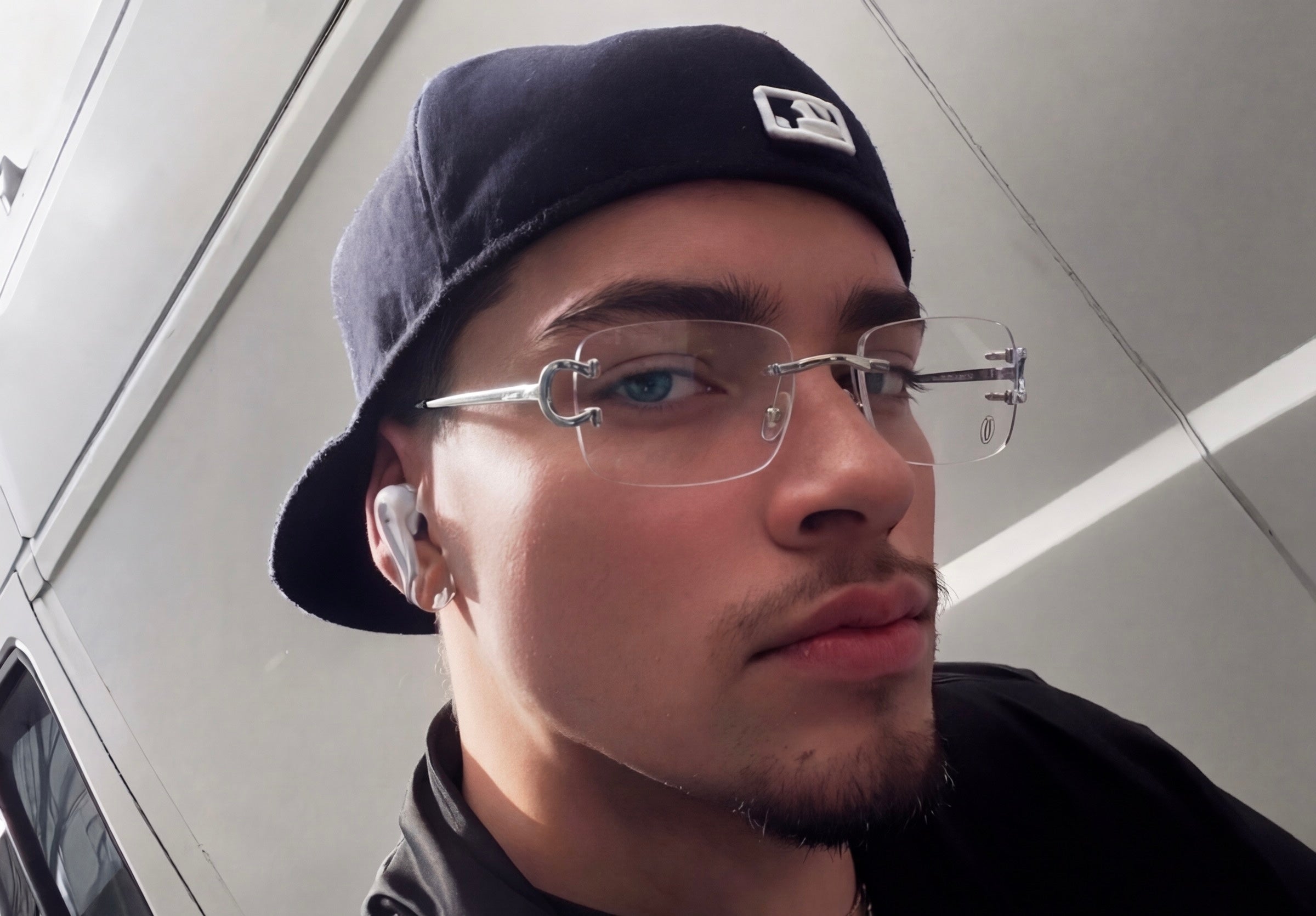 A Cartier Cristal Platinum: Versatilidad y Lujo Ultra-Fino