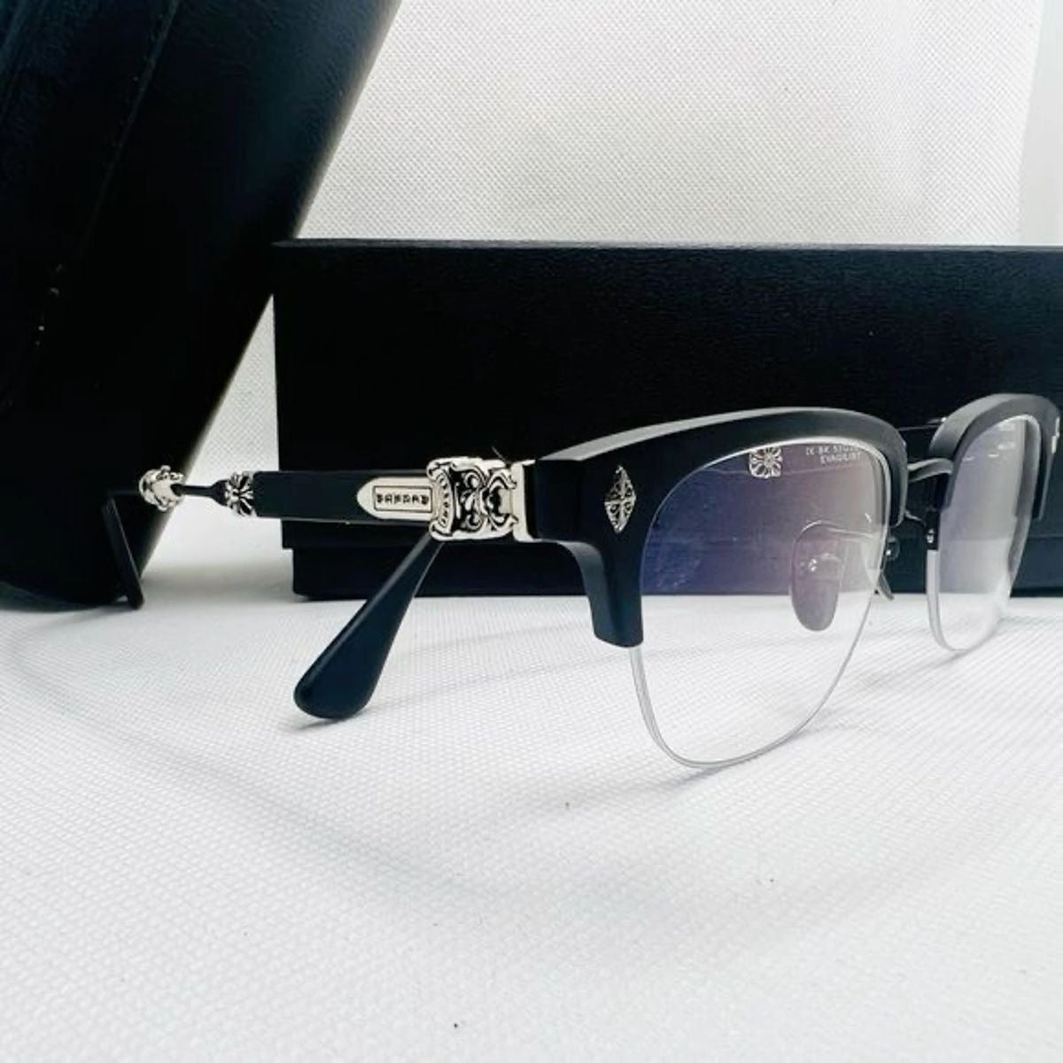 A CHROME HEARTS CON PROTECCIÓN DE PANTALLAS 👨‍💻