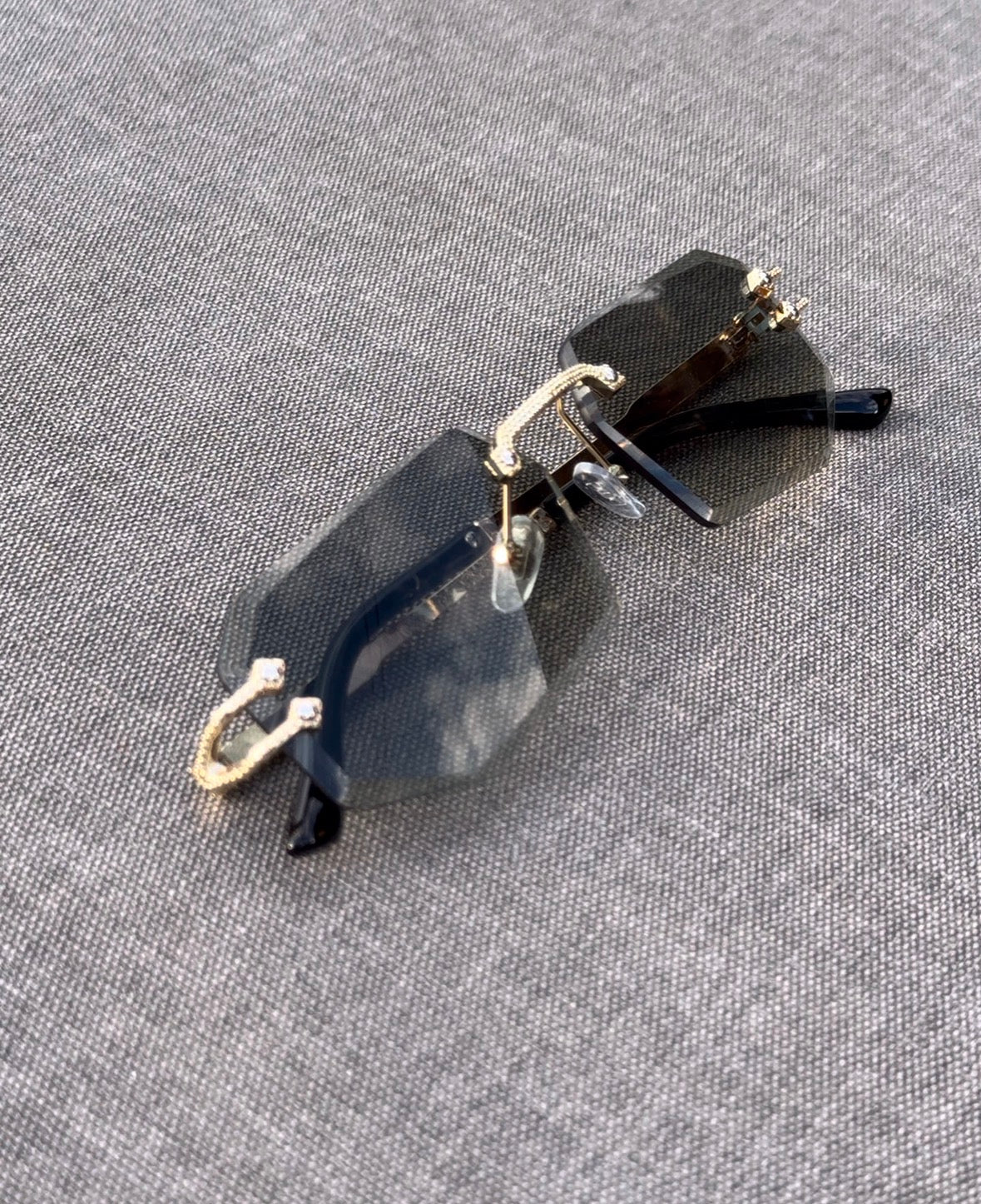 A VIBORA PATA DORADA-TRES PIEZAS