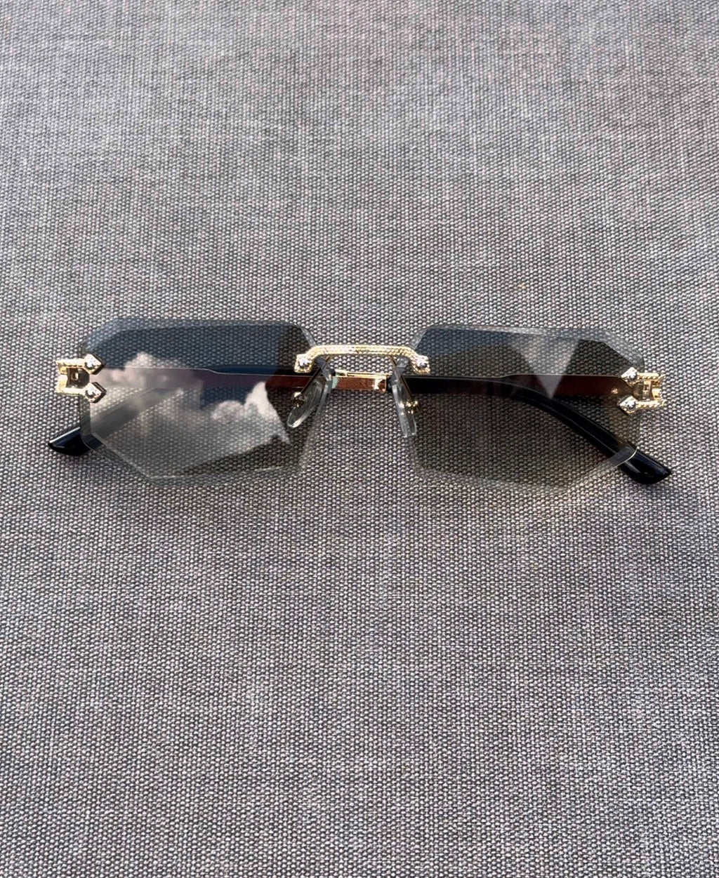 A VIBORA PATA DORADA-TRES PIEZAS