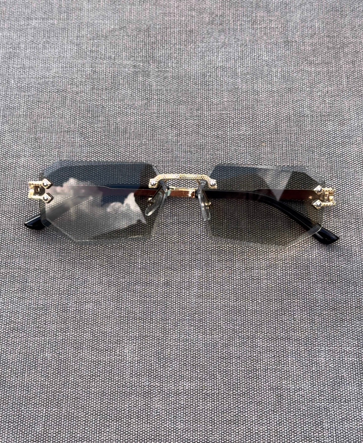 A VIBORA PATA DORADA-TRES PIEZAS