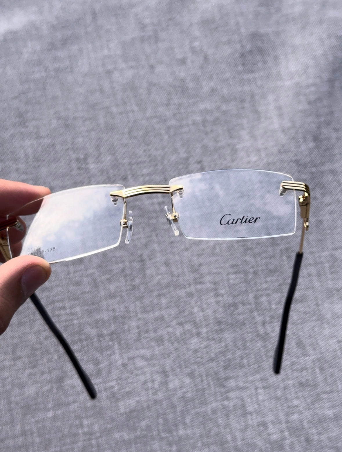 A Tres piezas goldenn try