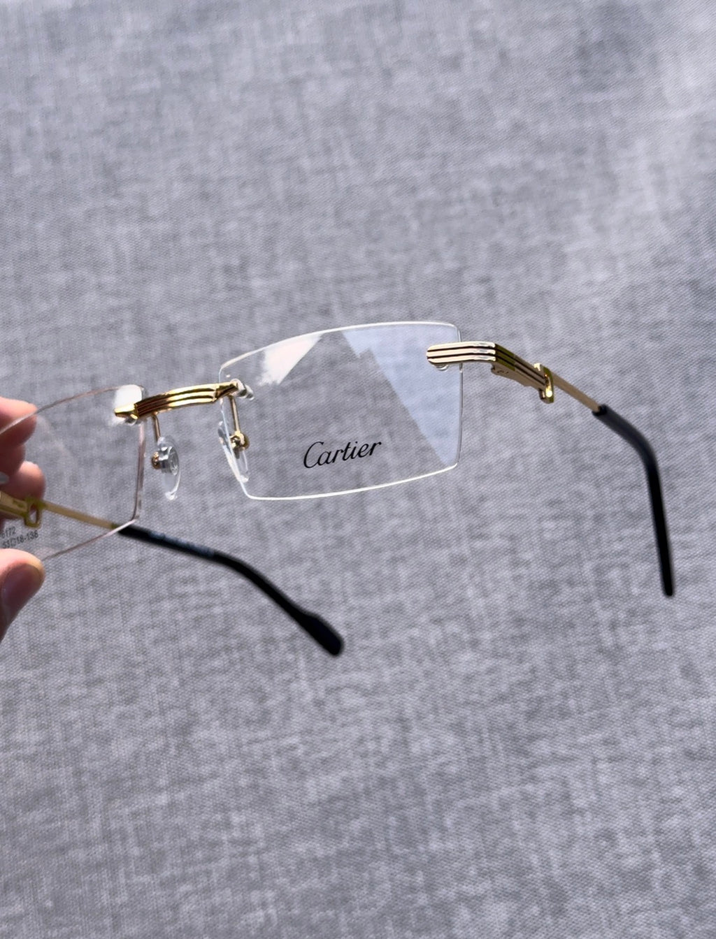 A Tres piezas goldenn try